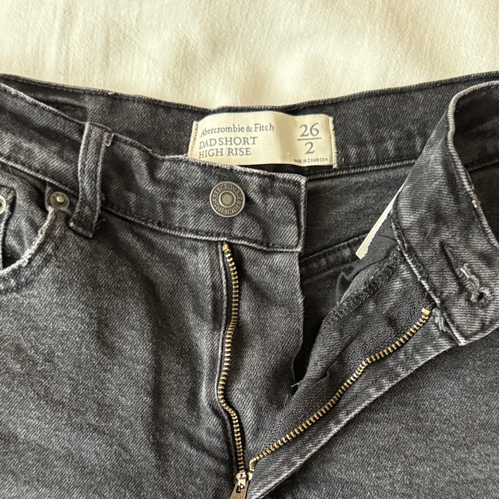 Abercrombie & Fitch Black High Rise Shorts - Picture 3 of 4